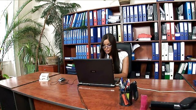 Acabar com a corrente. sexo caseiro ao vivo