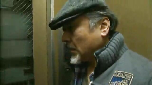 Destiny Cruz é uma adolescente exótica com um impulso sexual Selvagem vídeo pornô de cavalo com mulher FullHD 1080p