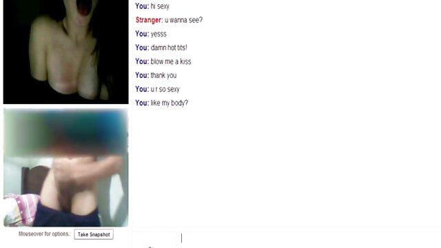 Rapariga bonita Latina anseia por vídeo pornô da novinha sexo Anal